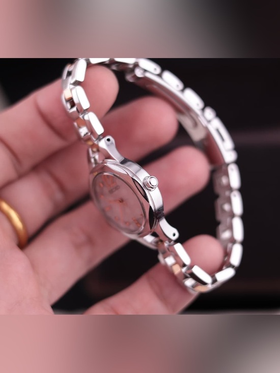 Y2K 2010 Seiko Quartz V111-0BG0 Women’s Watch main image 9